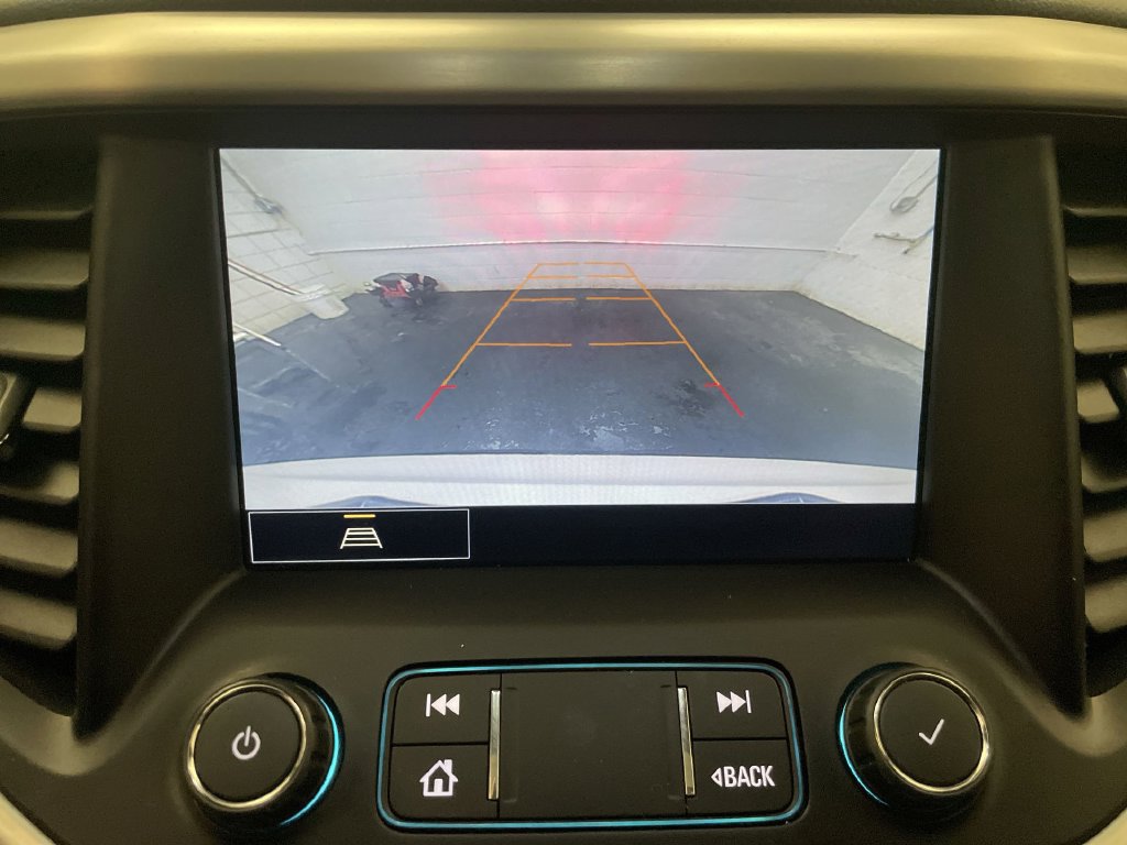 Used 2021 GMC Acadia SLT FWD image 9