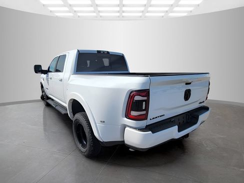 Used 2024 RAM 3500 Limited AWD/4WD image 3
