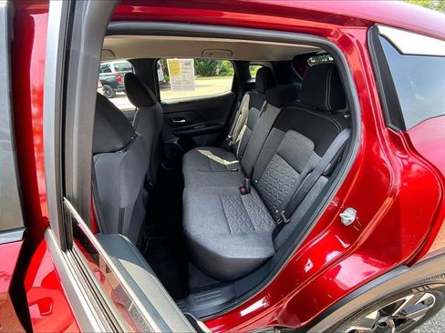 Used 2025 Nissan Kicks SV AWD/4WD image 15