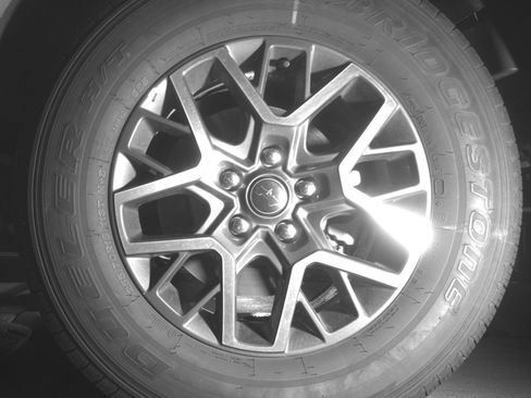 Used 2025 Jeep Wrangler Sahara image 12