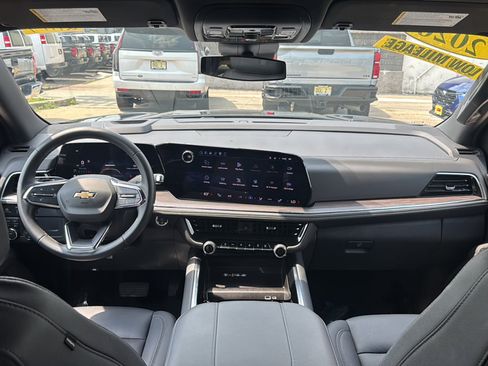 Used 2026 Chevrolet Suburban LT AWD/4WD image 30