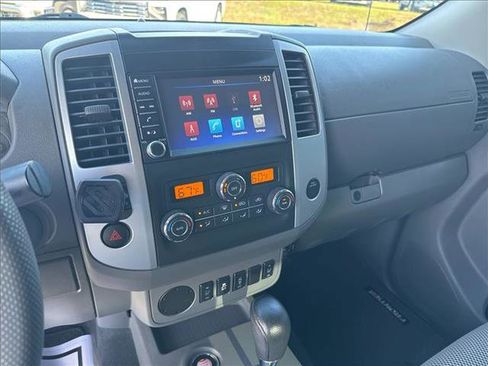 Used 2021 Nissan Frontier SV image 17