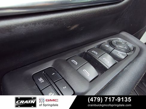 Used 2023 GMC Yukon SLT w/ SLT Premium Package AWD/4WD image 12