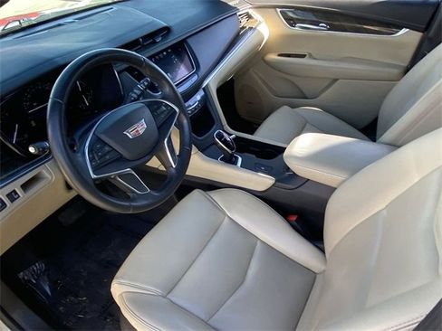 Used 2017 Cadillac XT5 FWD image 18