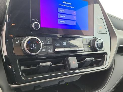 Used 2026 Toyota Highlander XLE AWD/4WD image 30