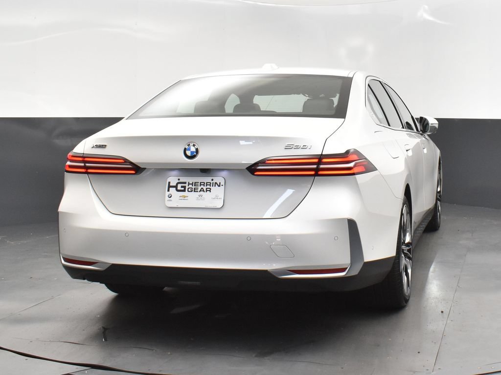 Used 2024 BMW 530i xDrive AWD/4WD image 7