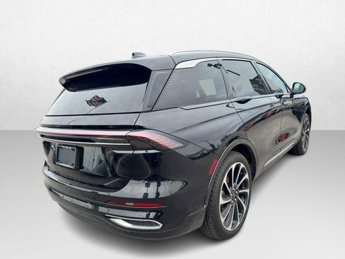 Certified 2024 Lincoln Nautilus Black Label image 5