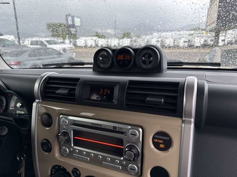 Used 2014 Toyota FJ Cruiser 4WD w/ Upgrade Package image 21