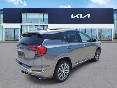 Used 2019 GMC Terrain Denali w/ Driver Alert Package II AWD/4WD image 4