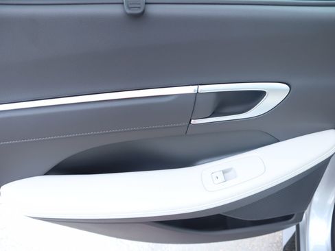 New 2026 Hyundai Sonata Limited FWD image 16