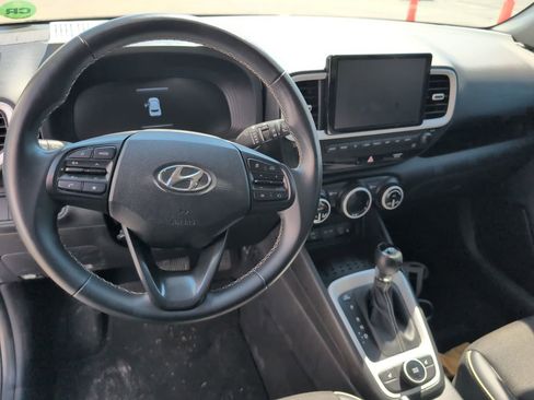Used 2024 Hyundai Venue Limited FWD image 12