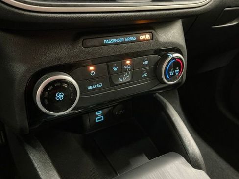 Used 2022 Ford Escape SE image 21