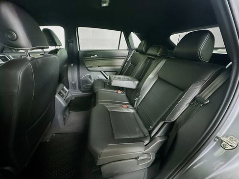 Used 2023 Volkswagen Atlas Cross Sport SE image 27