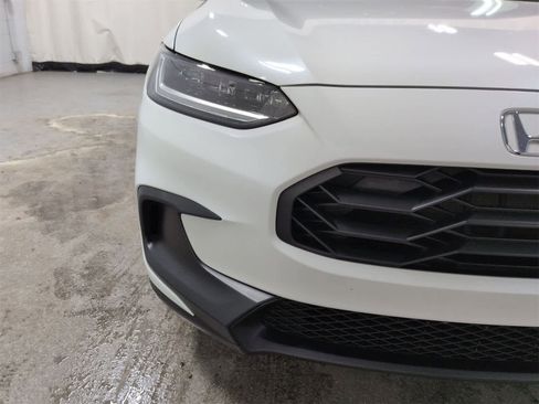 Used 2024 Honda HR-V Sport image 11