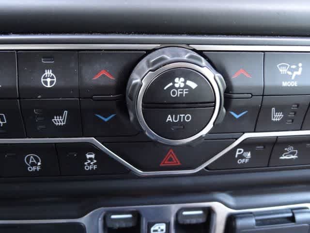 Used 2020 Jeep Gladiator Rubicon w/ Dual Top Group AWD/4WD image 35
