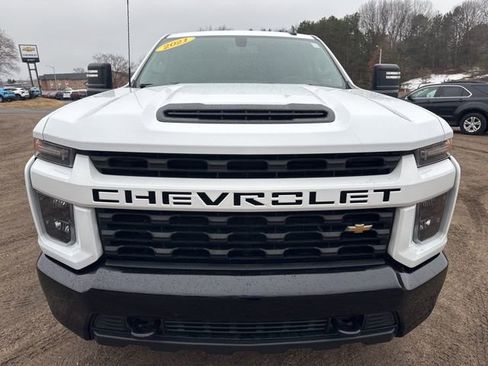 Used 2021 Chevrolet Silverado 2500 Custom w/ Custom Value Package image 2