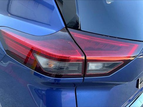 Certified 2021 Nissan Rogue SV image 28