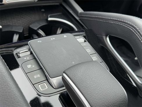 Used 2025 Mercedes-Benz GLE 580 4MATIC image 30