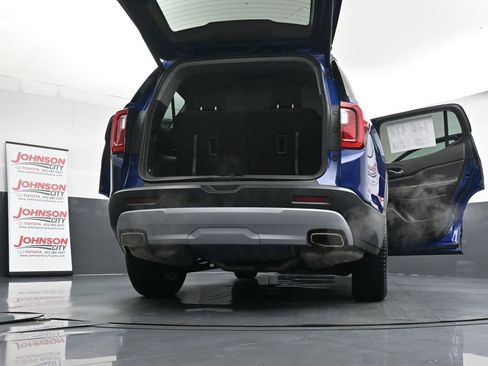 Used 2023 GMC Acadia SLE w/ Driver Convenience Package image 43