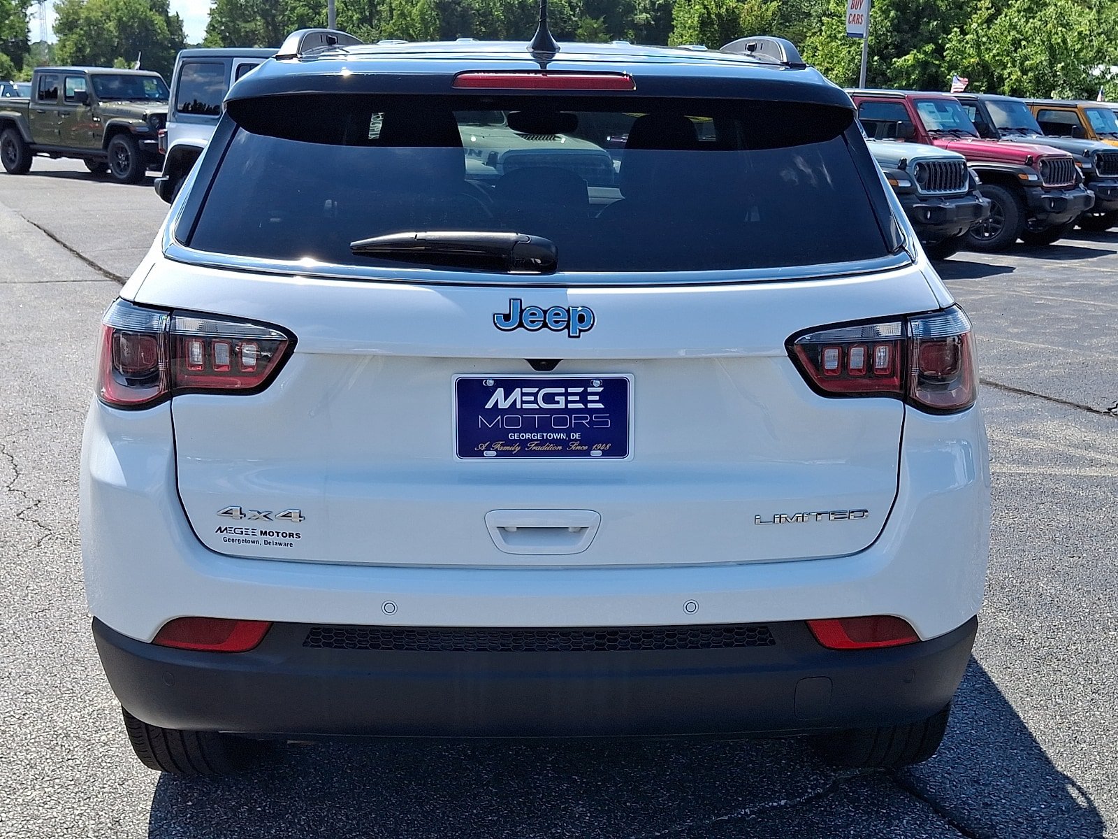 Used 2025 Jeep Compass Limited AWD/4WD image 5