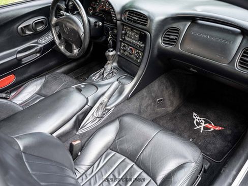Used 1999 Chevrolet Corvette Coupe w/ Performance Handling Pkg RWD image 44