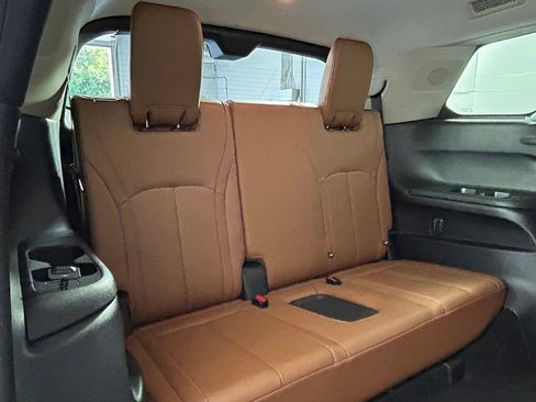 Used 2023 INFINITI QX60 Sensory w/ Vision Package AWD/4WD image 14
