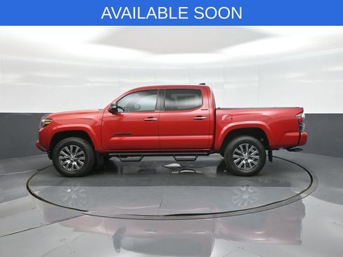 Used 2020 Toyota Tacoma Limited AWD/4WD image 4
