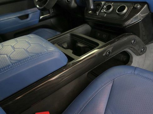 Used 2024 Land Rover Defender 110 X-Dynamic SE image 33