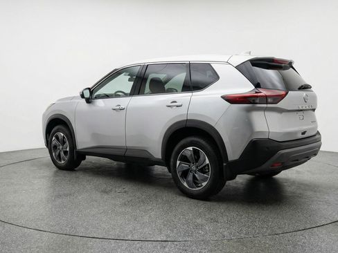 Used 2025 Nissan Rogue SV FWD image 6