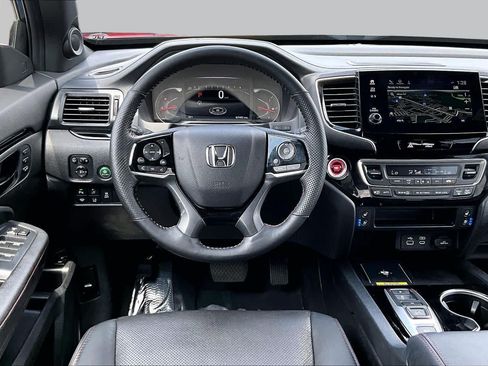 Used 2024 Honda Passport Black Edition image 6
