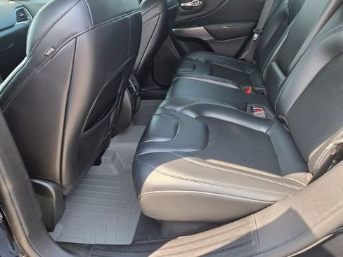 Used 2021 Jeep Cherokee Latitude Plus AWD/4WD image 22