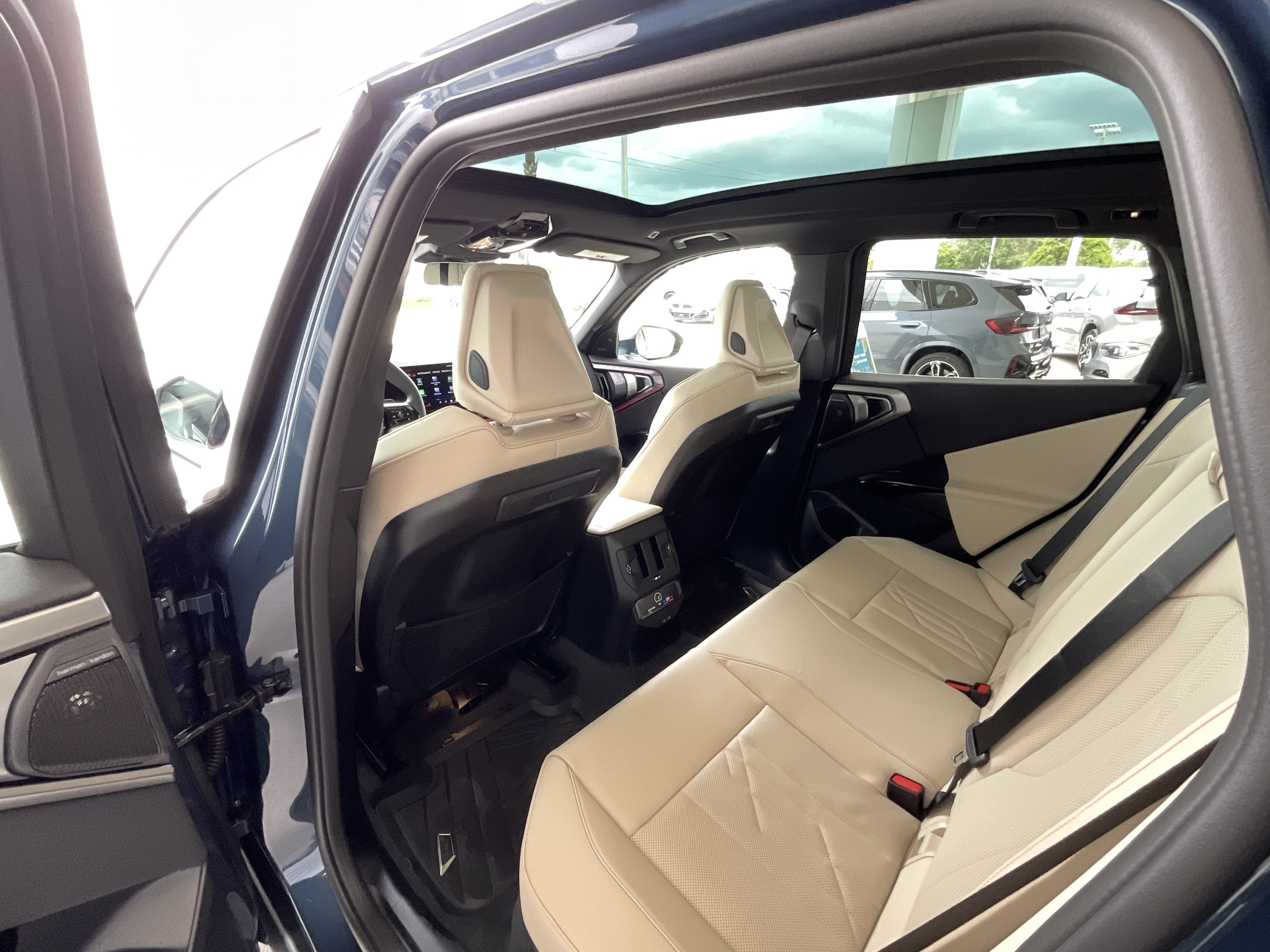 Used 2026 BMW X3 xDrive30i w/ Premium Package AWD/4WD image 23