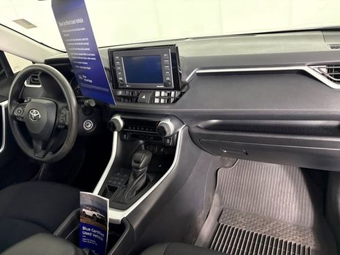 Used 2021 Toyota RAV4 LE image 34
