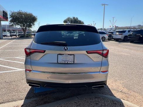 Used 2022 Acura MDX SH-AWD w/ Advance Package image 4