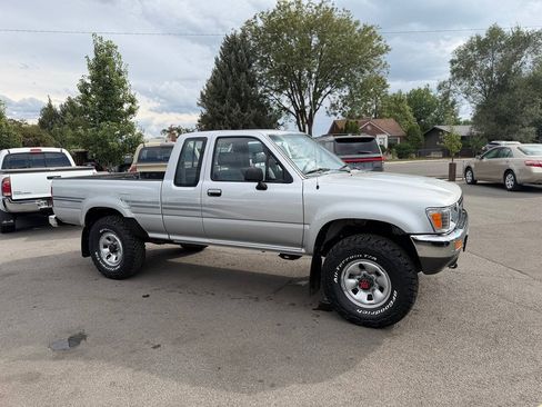 Used 1991 Toyota Pickup Deluxe AWD/4WD image 49