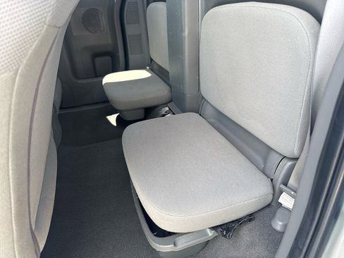 Used 2006 Nissan Frontier XE w/ (G01) XE Preferred Pkg image 15