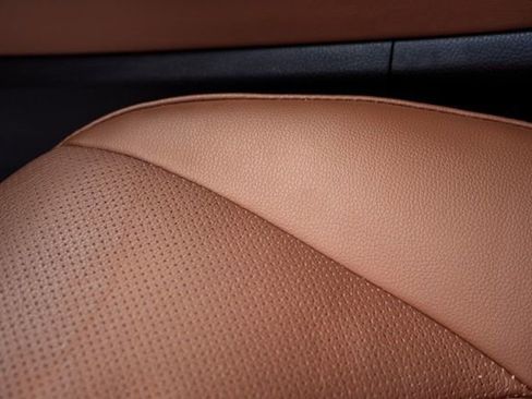 Used 2024 Toyota Highlander Platinum image 30