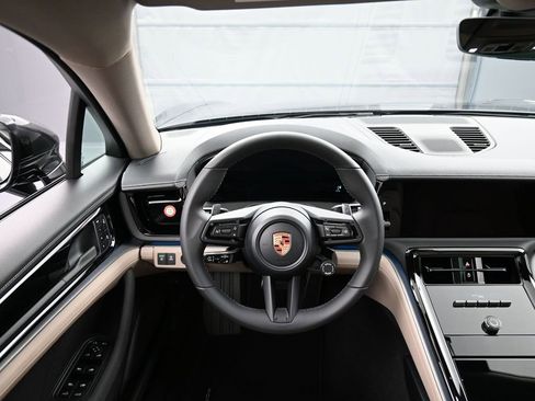 New 2026 Porsche Panamera 4 image 18