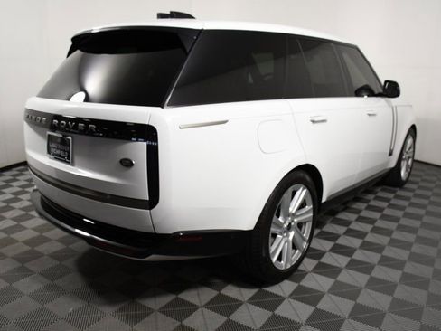 Used 2023 Land Rover Range Rover SE image 6