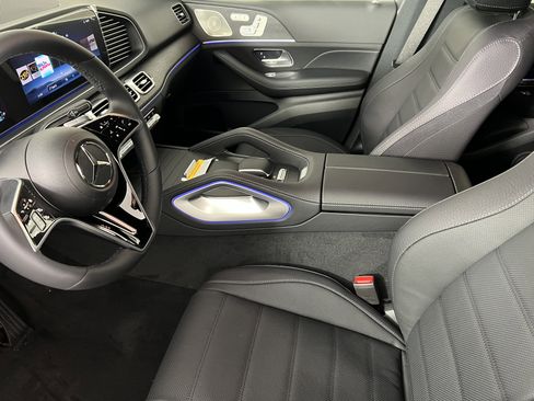 Used 2025 Mercedes-Benz GLE 580 4MATIC image 4