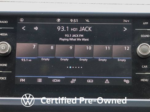 Used 2023 Volkswagen Taos SE w/ Panoramic Sunroof Package FWD image 16