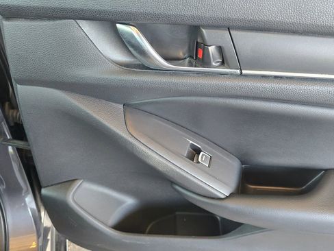 Used 2022 Honda Accord LX image 10
