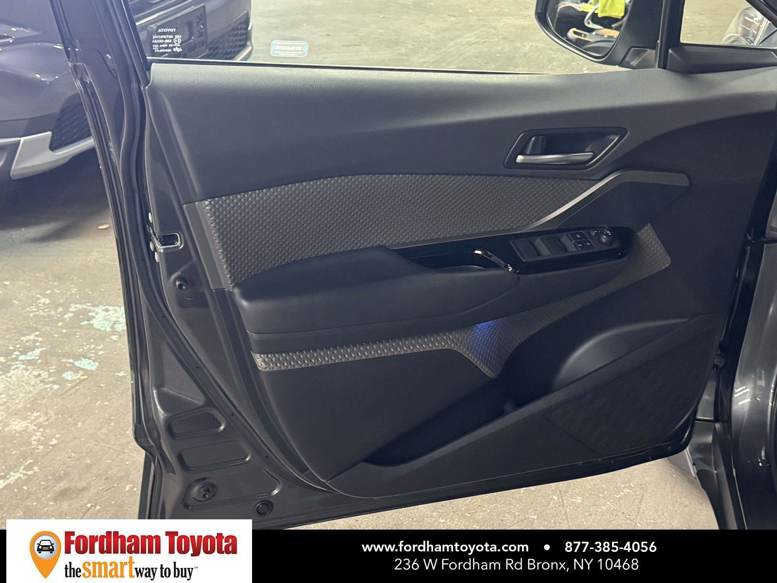 Used 2020 Toyota C-HR Limited FWD image 15