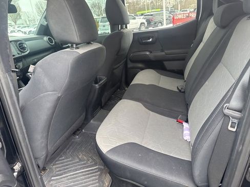 Used 2021 Toyota Tacoma TRD Off-Road image 15