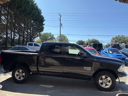 Used 2021 RAM 1500 Tradesman w/ Chrome Appearance Group image 7