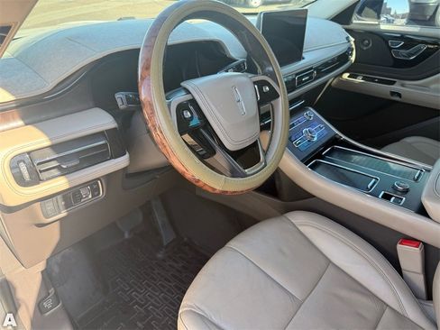 Used 2020 Lincoln Aviator Reserve w/ Equipment Group 201A image 11