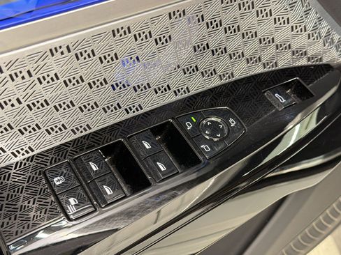 Certified 2023 BMW 760i xDrive w/ Executive Package image 19