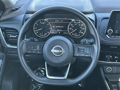 Used 2023 Nissan Rogue SV image 17