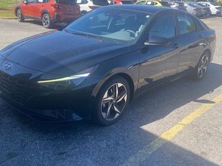 Used 2023 Hyundai Elantra SEL w/ Convenience Package video 1