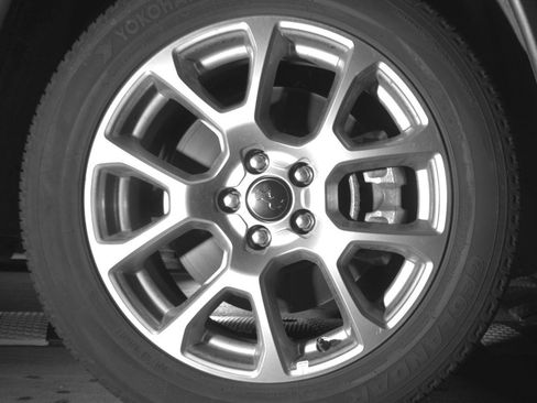 Used 2025 Jeep Compass Limited image 10